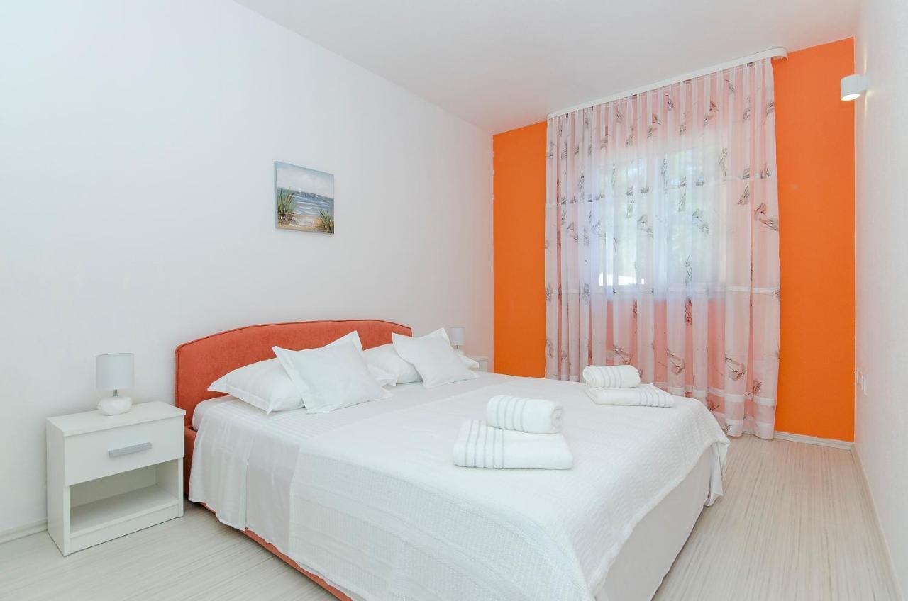 Lucija With Swimming Pool Holiday home Tugare
