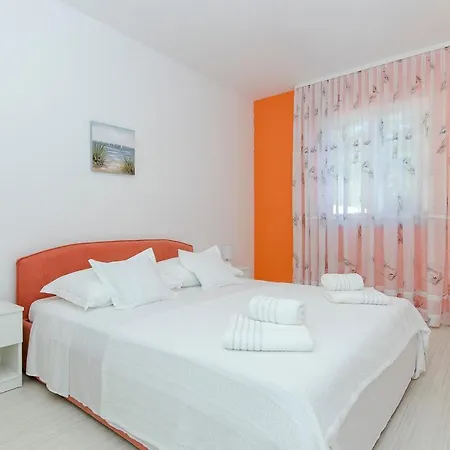 Guest House Lucija With Swimming Pool Tugare Exterior photo
