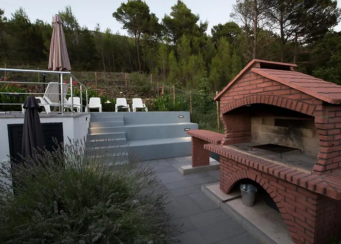 Guest House Lucija With Swimming Pool