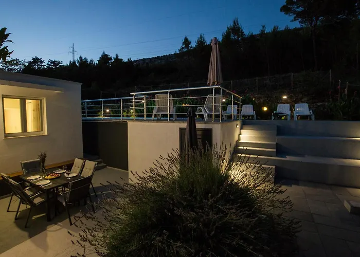 Guest House Lucija With Swimming Pool