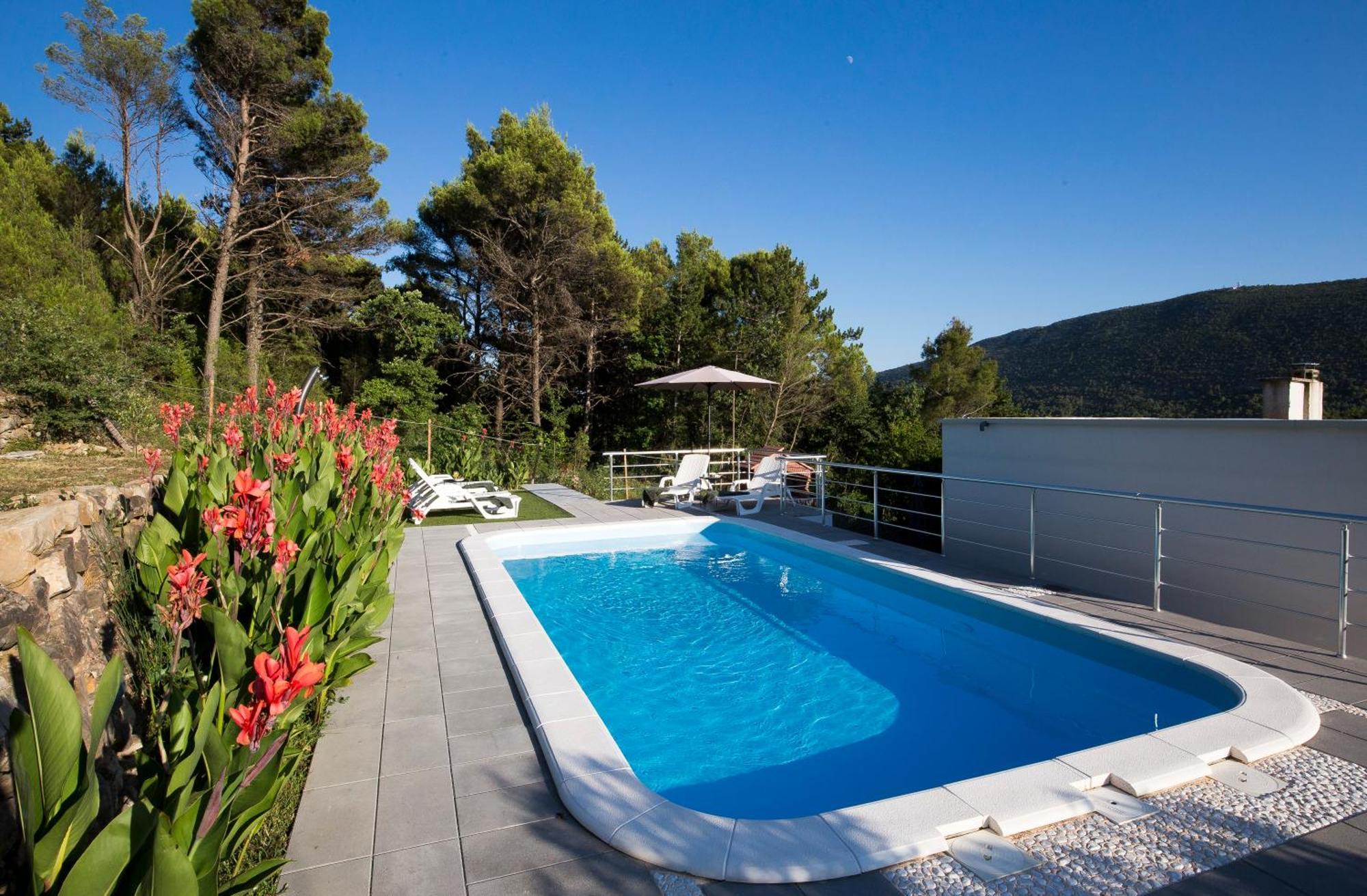 Lucija With Swimming Pool Počitniška hiša Tugare