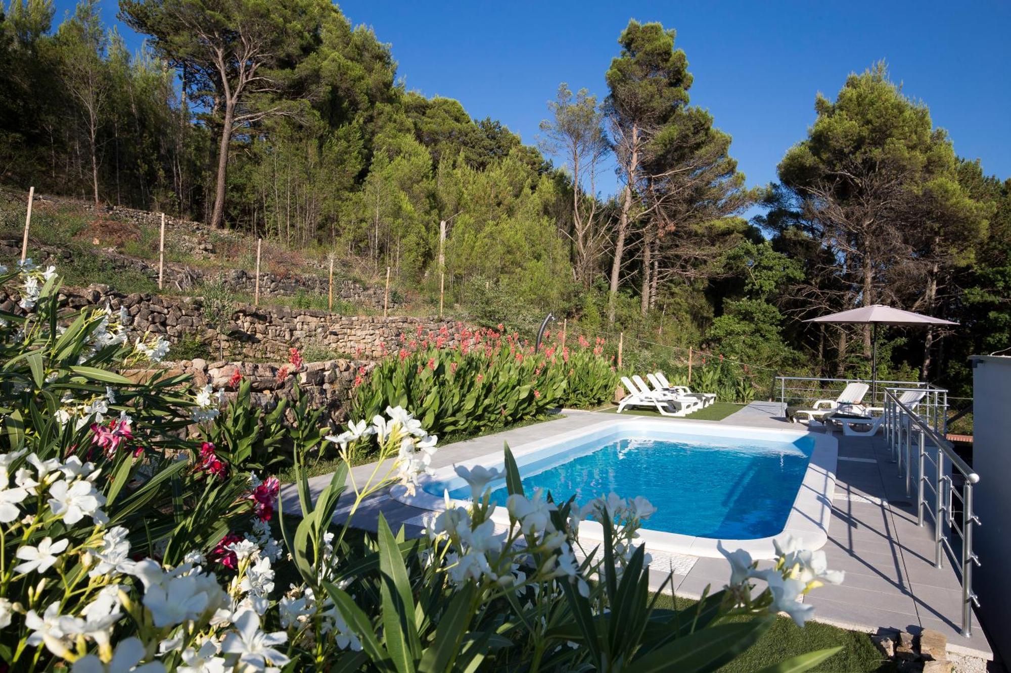 Holiday home Lucija With Swimming Pool Tugare