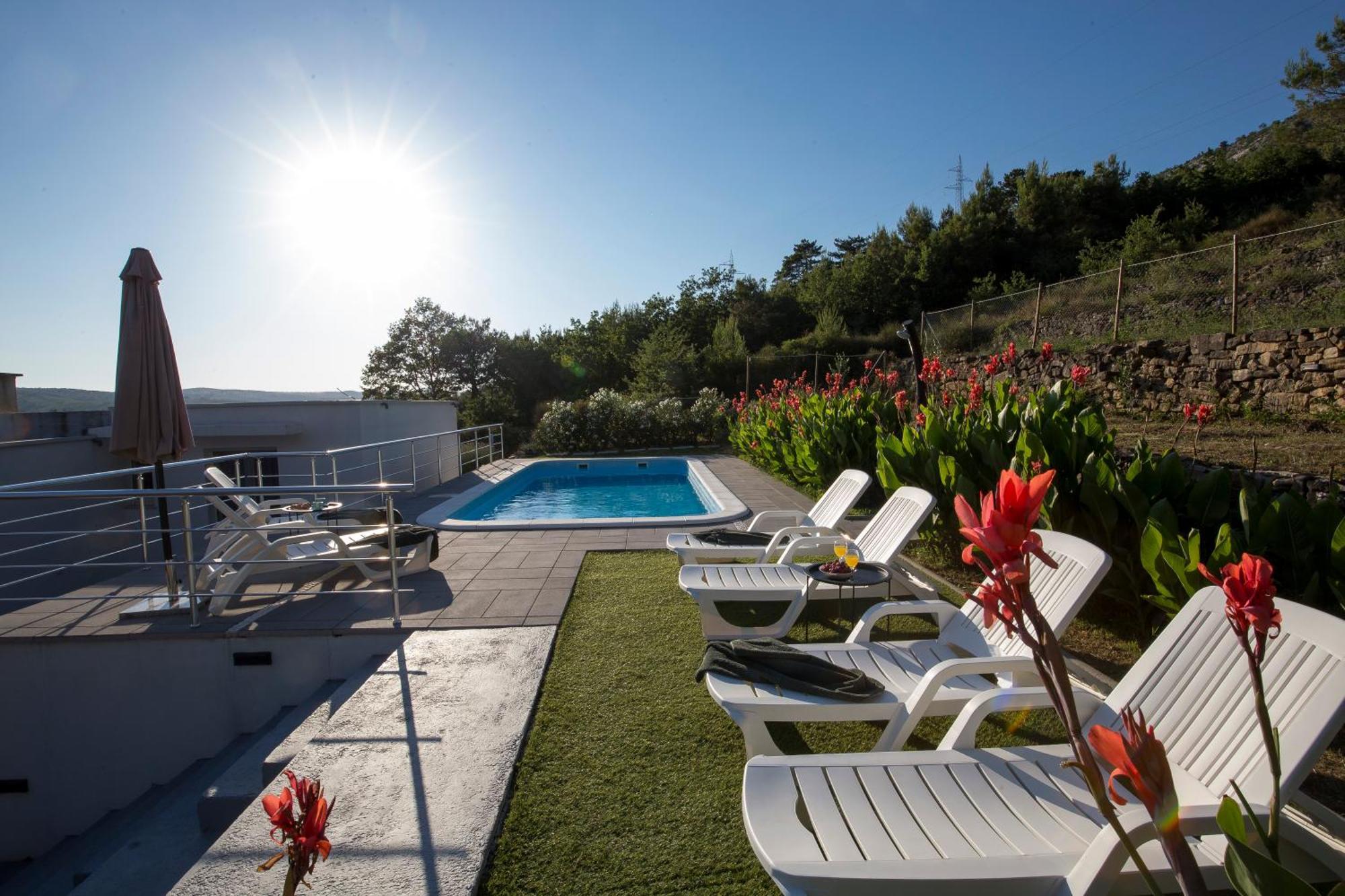 Lucija With Swimming Pool * Tugare